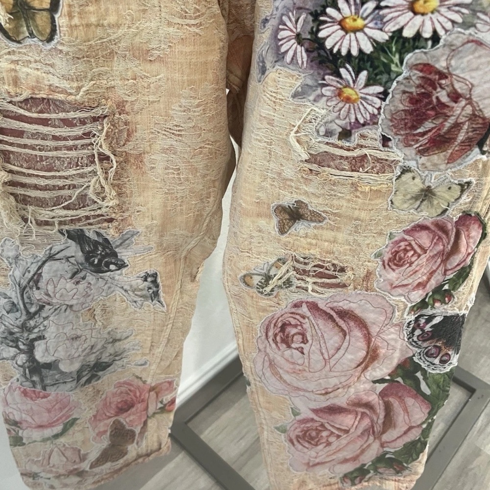Magnolia Pearl Pink and Cream Buttoned butterfly Rose Trousers (item 001) - Picture 3 of 7